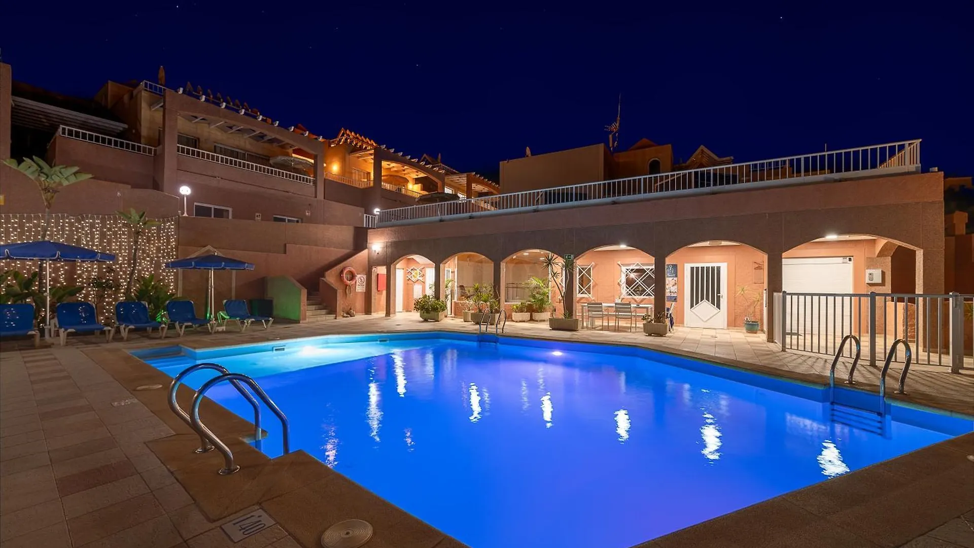 Villas Monte Solana contacts